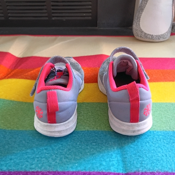 Nike Downshifter Size 1 Velcro Sneakers - Picture 4 of 8